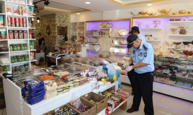 Belediye ekipleri şehri bayrama hazırlıyor