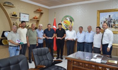 NİZİP TİCARET BORSASI YILIN İLK MAHSUL KIRMIZI FISTIĞINI ÖDÜLLENDİRDİ