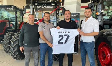 Nizip Gücü Spor Kulübü'nden Mesut Alpaslan'a Forma