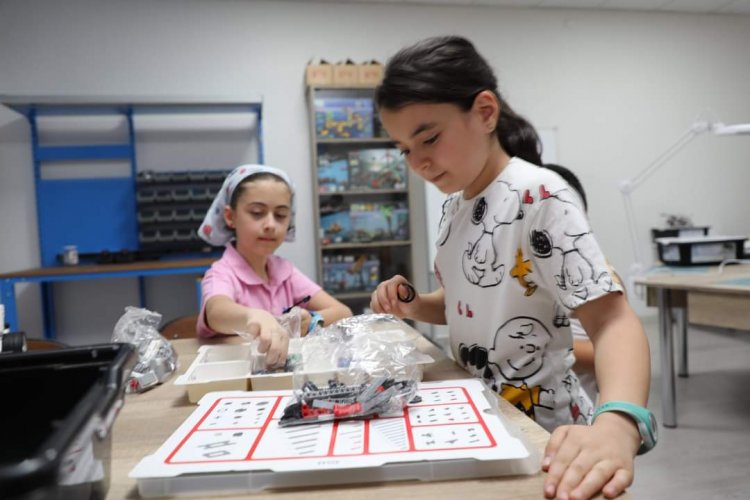 Öğrencilerden Nizip Belediyesi Bilim Merkezi’ne tam not