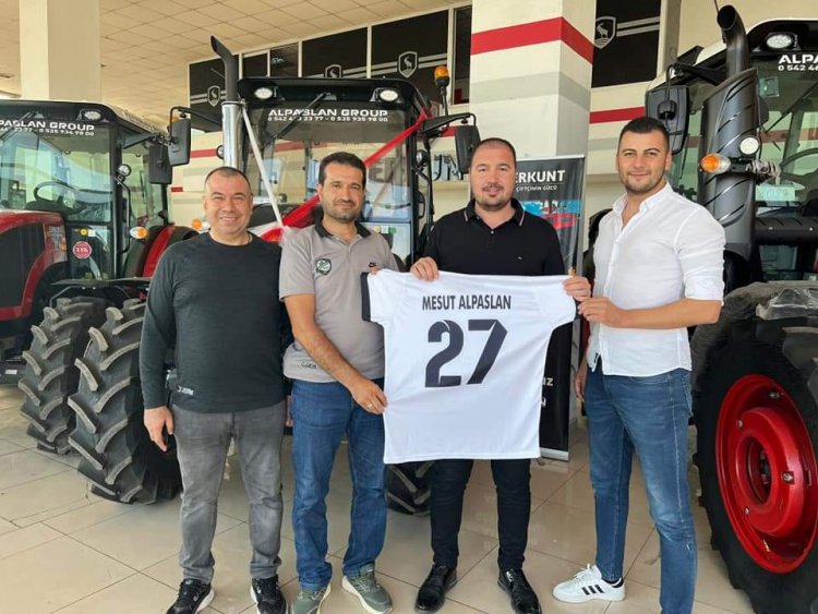 Nizip Gücü Spor Kulübü'nden Mesut Alpaslan'a Forma