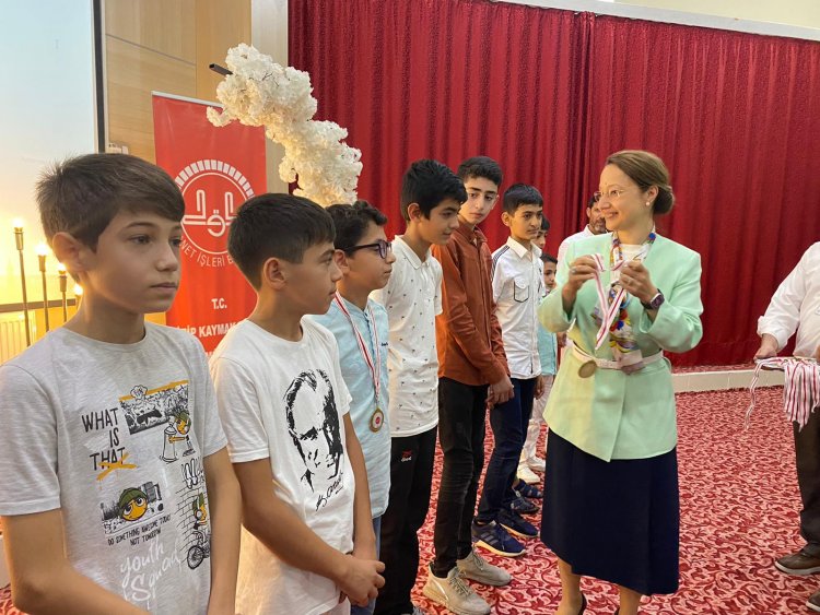 Nizip'te Yaz Kur'an Kursları Kapanış Programı