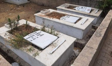 Nizip'te mezar taşları tahrip edildi