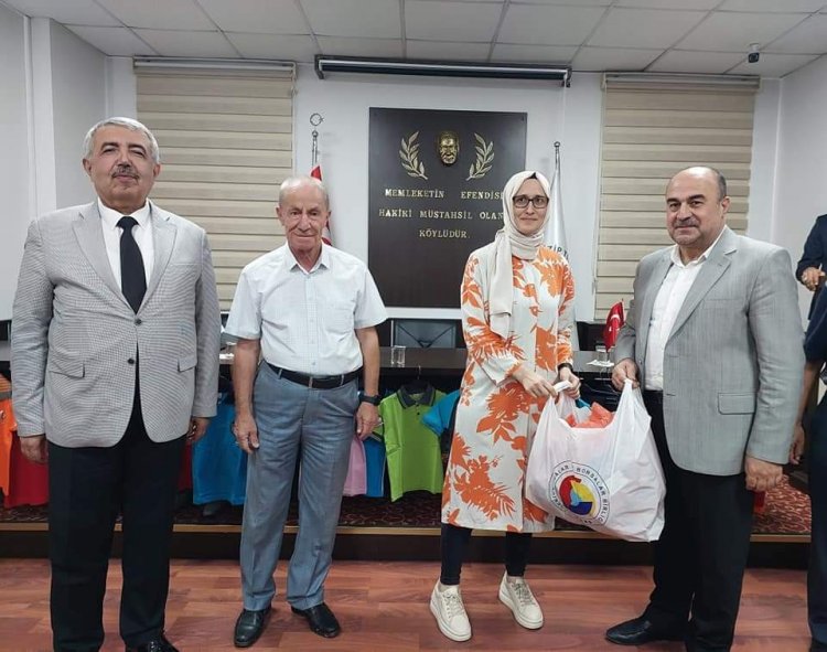 NİZİP TİCARET BORSASINDAN ÖĞRENCİLERE KIYAFET DESTEĞİ