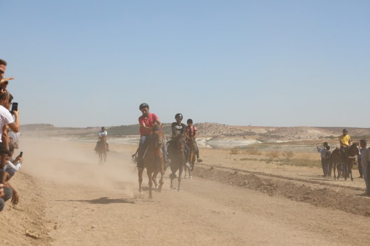 Nizip’te Rahvan At Yarışı heyecanı