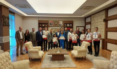 Şampiyonlar'dan Kaymakam Çağlar'a Ziyaret