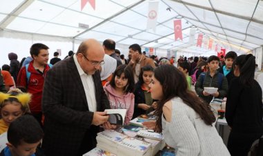 Nizip Kitap Fuarı 25 bin ziyaretçisiyle sona erdi
