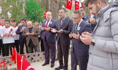 Çağlar ve Sarı Ayşenur Öğretmeni unutmadı