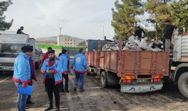 Nizip'te Kömür Dağıtımı Sürüyor