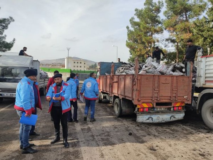 Nizip'te Kömür Dağıtımı Sürüyor