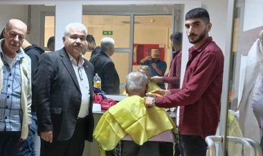 Nizip'te kuaförler huzurevi sakinlerini tıraş etti