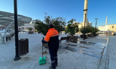 Belediye ekiplerinin temizlik çalışmaları devam ediyor