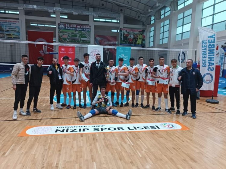 Nizip Spor Lisesi Madalya'ya Doymuyor