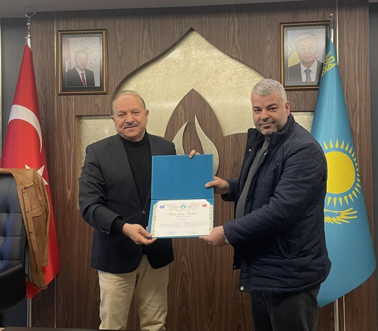 Şen diplomasını aldı