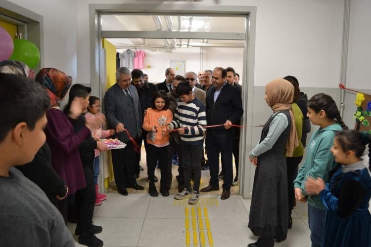 Kaymakam Çağlar resim sergisi açtı 