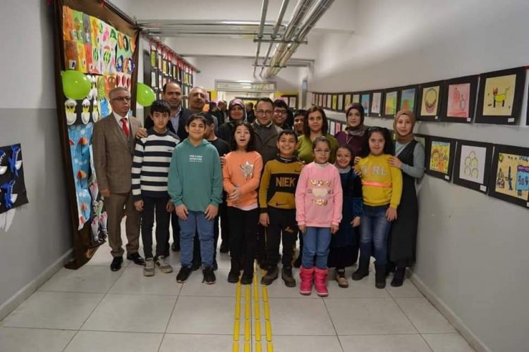 Kaymakam Çağlar resim sergisi açtı 