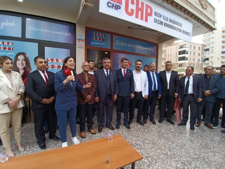 CHP Nizip'te miting gibi bayramlaşma