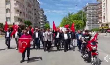 Nizip'te Şehitlere Saygı Yürüyüşü yapıldı 