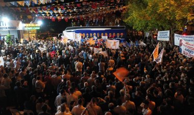 İYİ Parti Meclis Üyeleri AK Parti'ye geçtiler