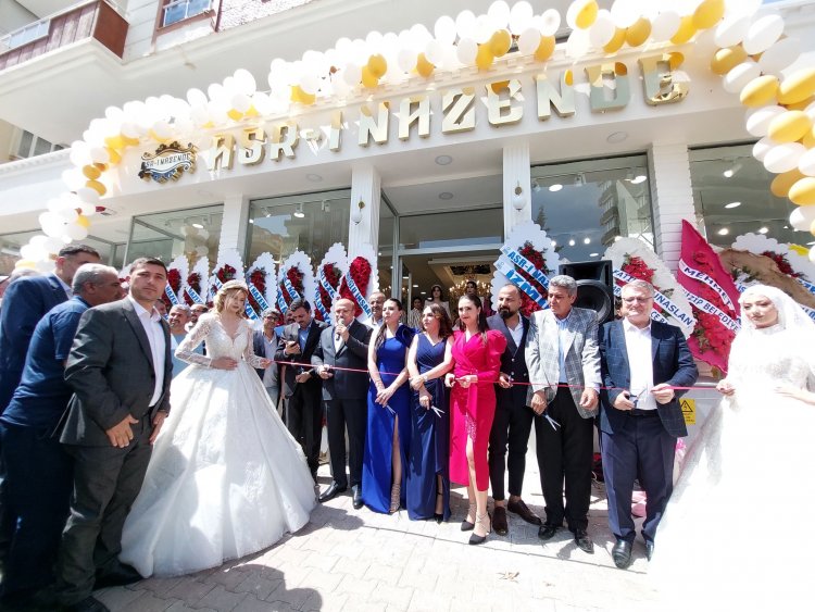 Asr-ı Nazende Gelinlik Mağazası hizmete açıldı