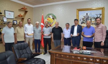 NİZİP TİCARET BORSASI YILIN İLK MAHSUL KIRMIZI FISTIĞINI ÖDÜLLENDİRDİ