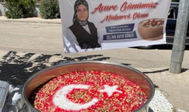 Muhtar Adayı Kaya Göbek’ten Aşure İkramı