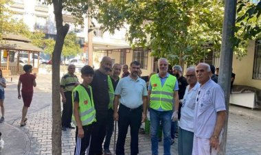 Nizip Sevgi Derneği de aşure dağıttı