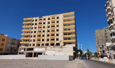 Nizip Kaymakamlığı Duyurdu! Ağır Hasarlı Bina Yıkılıyor