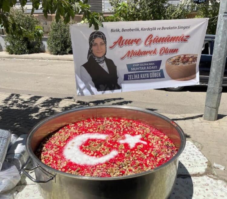 Muhtar Adayı Kaya Göbek’ten Aşure İkramı