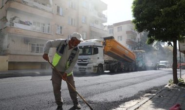 Ulus Caddesi'nde sıcak asfalt çalışması