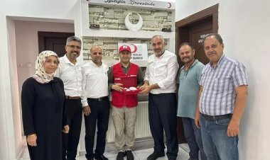 Milletvekili Şahin'den Kızılay Nizip Şubesine Ziyaret