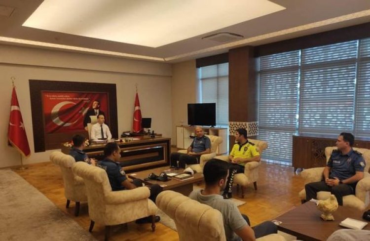 Nizip Emniyet Müdürü Fazlım Demir, İlçe Kaymakamı Osman Uğurlu’ya hayırlı olsun ziyaretinde bulundu.