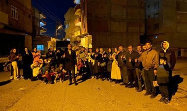 Kıbrıs Mahallesinde Çalmadık Kapı Bırakmadılar