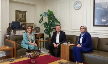 Başkan Doğan'dan Büyükşehir Belediye Başkanı Şahin'e Ziyaret Etti