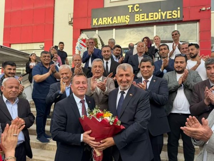 KARKAMIŞ’TA ALİ DOĞAN BAYRAĞI MUSTAFA GÜZEL’E DEVRETTİ