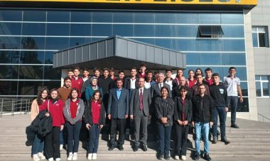 Nizip Kaymakamı ve İlçe Milli Eğitim Müdürü, Nizip Fen Lisesi'ni Ziyaret Etti