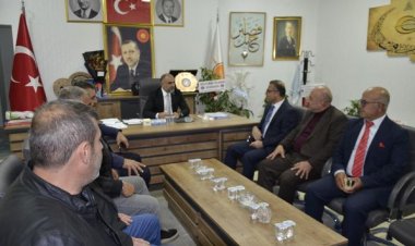 Gazetecilerden Ak Parti’ye Ziyaret: Nizip'teki Siyasi Gelişmeler Masaya Yatırıldı