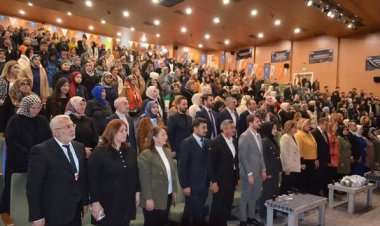 AK Parti Nizip Kadın Kolları’nda Bayrak Değişimi: Rabia Günbay Göreve Başladı