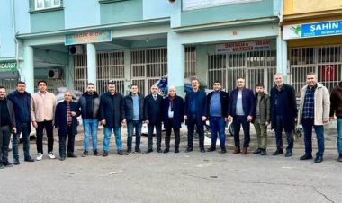 Ak Parti Nizip İlçe Teşkilatından Esnaf Ziyareti: Fıstık Halinde Yoğun İlgi