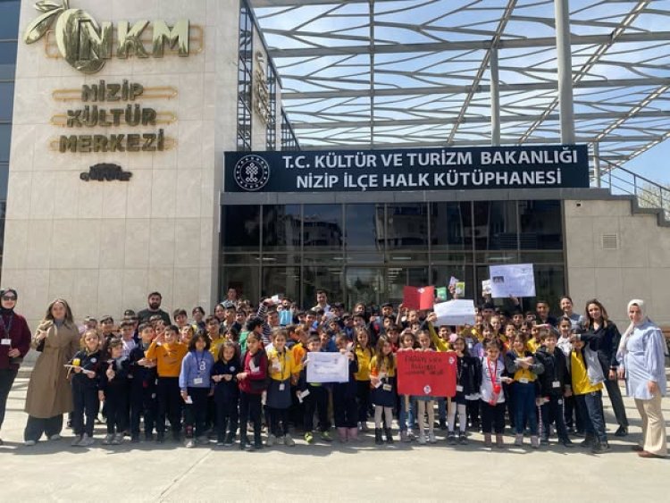 Nizip Final Okulları Öğrencileri Kütüphaneler Haftasında İlçe Halk Kütüphanesini Ziyaret Etti