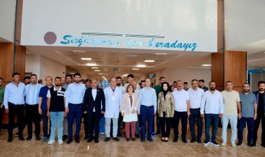 Fatma Şahin'den Nizip’e Çıkarma: Yol, Konut, Hastane ve Gençlik Merkezi Ziyareti