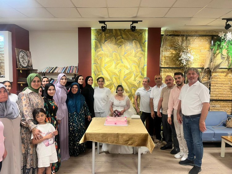 Nisa Nur’un Hayali Gerçek Oldu: Nizip'te Damatsız Düğünle Mutluluk Gözyaşları