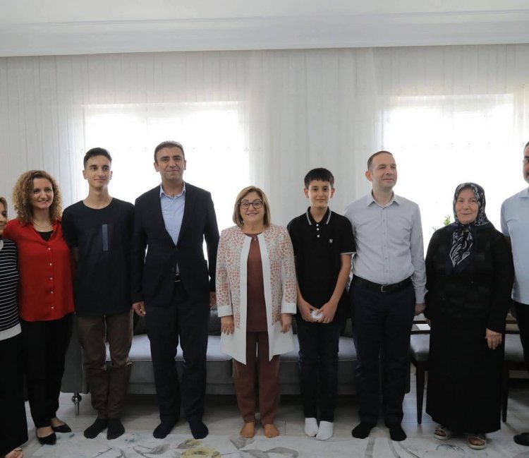 Türkiye Birincisi Kardeşlere Anlamlı Ziyaret: Özyurtseven Ailesine Protokolden Tebrik