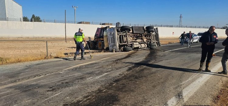 GASKİ’ye Ait Hizmet Aracı Karkamış’ta Kaza Yaptı: İki Kişi Yaralandı