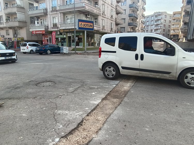 Nizip’te Kazılan Yollar Sürücülere Zor Anlar Yaşatıyor