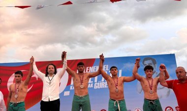 Nizipli Güreşçiler Adana’dan Madalyalarla Döndü