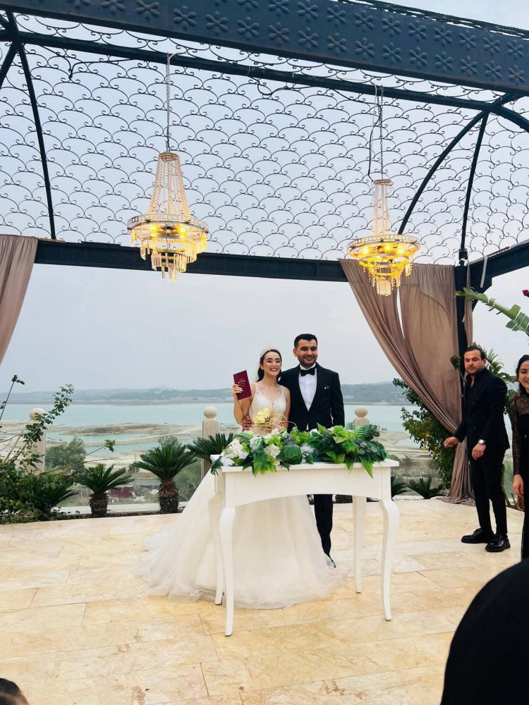 Dr. İbrahim Çetin ile Dr. Figen Çalık Görkemli Bir Düğünle Dünya Evine Girdi