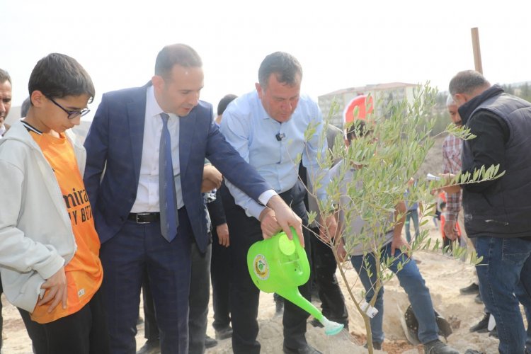 11 Kasım Milli Ağaçlandırma Günü’nde Nizip’te “Geleceğe Nefes” Olundu