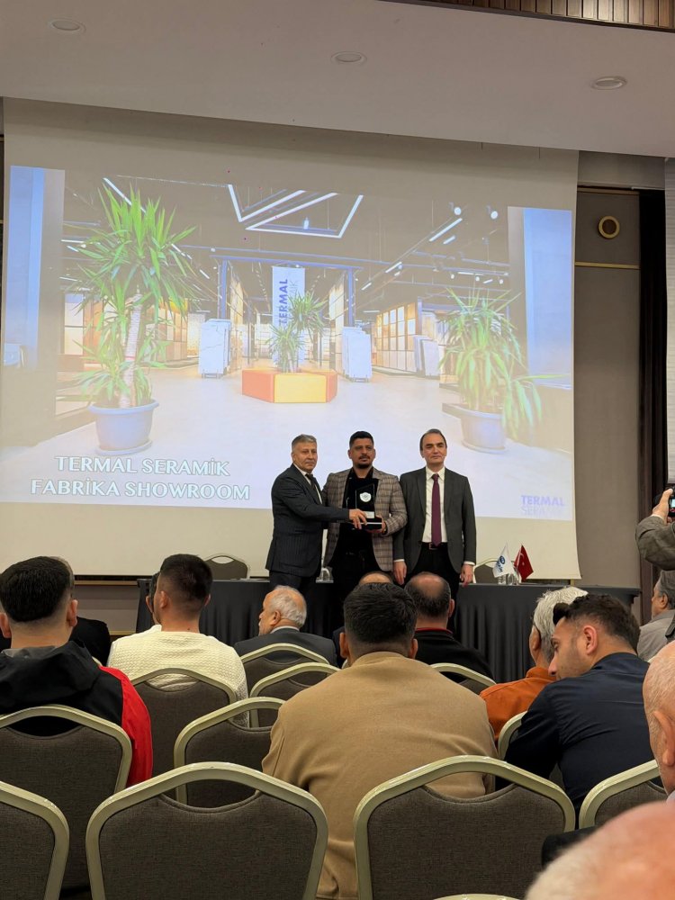 İpek Seramik’in Nizip Bayisi Ahmet Bozkurt’a Üçüncü Yılında Üçüncü Türkiye Ödülü