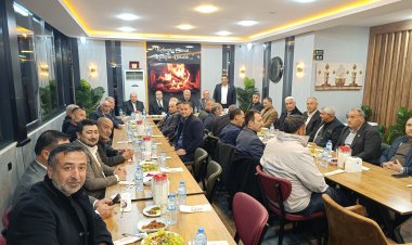 Karkamış’ta Muhtarlar ve Protokol Aynı Sofrada Buluştu